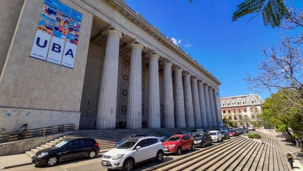 Se cumple el paro universitario de 48 horas por reclamo salarial
