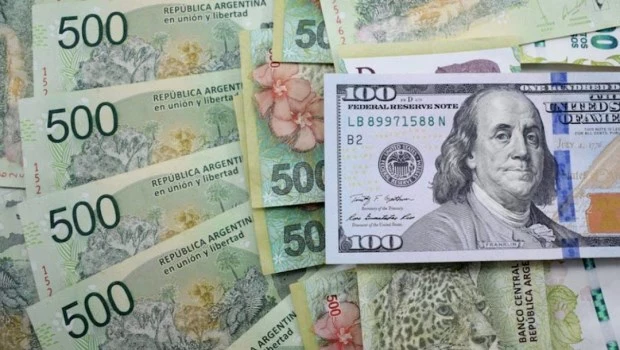 Según los bancos internacionales, la Argentina deberá devaluar antes de fin de año
