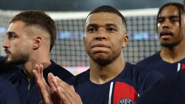 Mbappé le reclama al PSG una deuda de 55 millones de euros