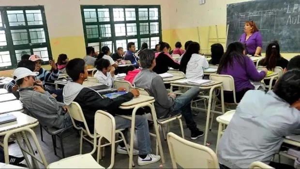 Sin acuerdo con los gremios, el Gobierno fijó el nuevo salario mínimo docente 