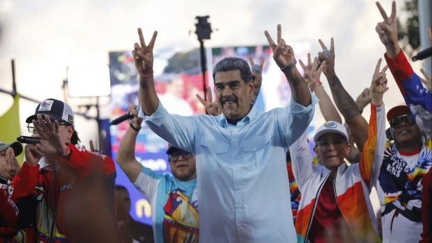 Maduro augura "grandes cambios" en una Argentina que "se obstinó" en Milei