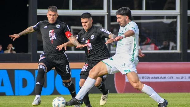 Insólito: Deportivo Riestra jugó con 12 futbolistas ante Sarmiento de Junín