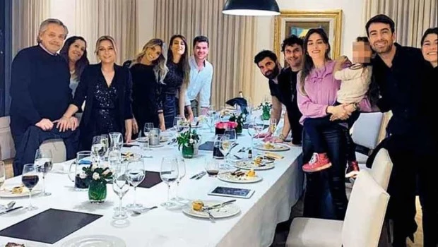 Las bambalinas de la pandemia: la desnudez del relato del emperador