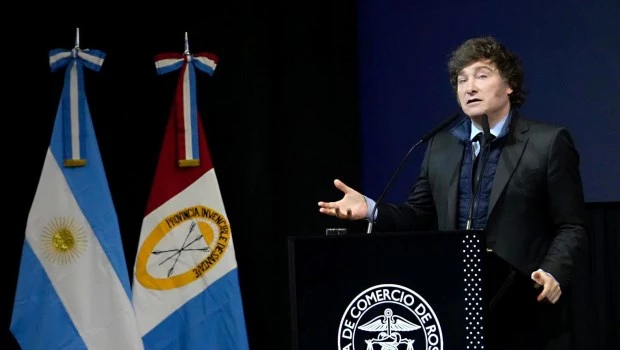 Milei: "El día que cerremos los problemas de stocks, el cepo será historia"