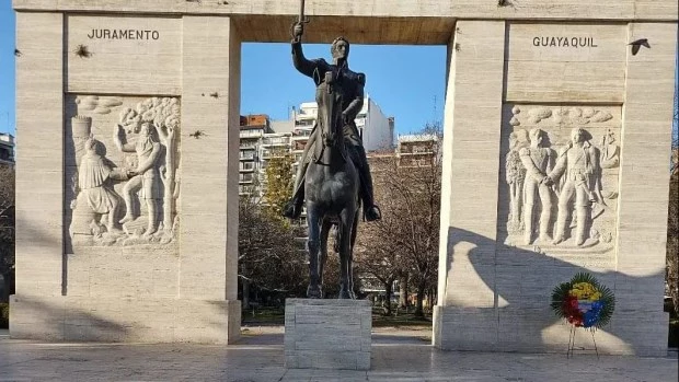 Monumento a Simón Bolívar en el Parque Rivadavia en el barrio de Caballito.