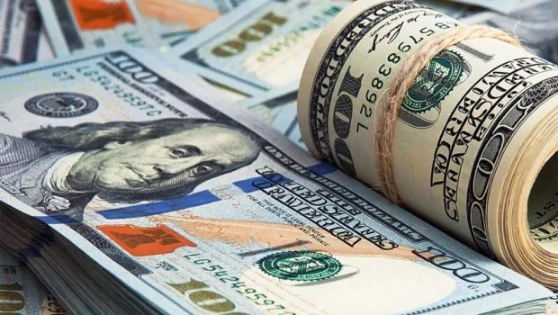 El dólar paralelo cayó 10 pesos