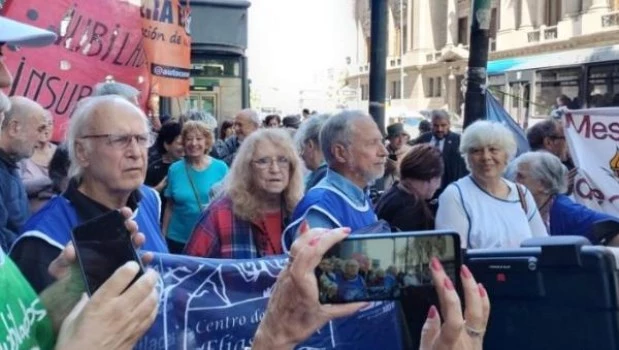 Jubilados marchan este miércoles para protestar por el veto de Milei