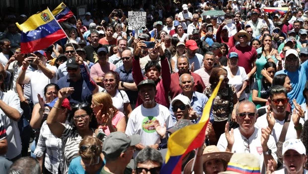 Bajo el lema 'Acta mata sentencia', la oposición marchó por las calles de Caracas.