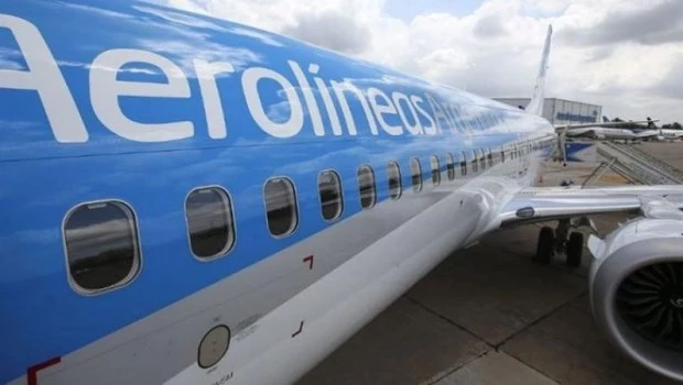 Aerolíneas Argentinas acusó a los gremios aeronáuticos de provocarle a la empresa pérdidas por 500 mil dólares 