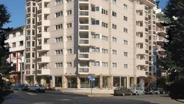 Operarán al egresado que se cayó desde un sexto piso en Bariloche