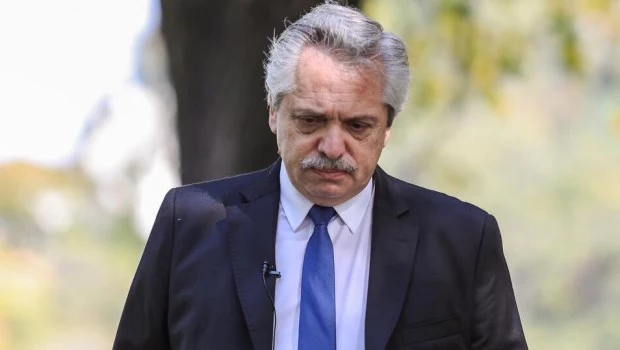 Alberto Fernández se despegó de Martínez Sosa y dijo que es víctima de una "persecución política" creada con "noticias falsas"