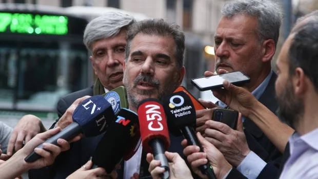 Milei recibirá mañana a los jefes de los bloques dialoguistas tras las últimas derrotas legislativas