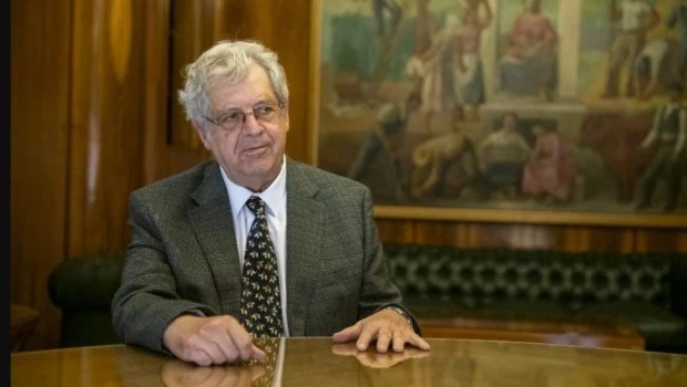 “La parte fiscal es en la Argentina una condición muy importante para bajar el riesgo país pero no es suficiente. Ya lo estamos viendo. Estamos muy lejos de un riesgo país mediante el cual Argentina pueda endeudarse a tasas más razonables”, destaca Gabriel Rubinstein, exvice ministro de Economía de la Nación.