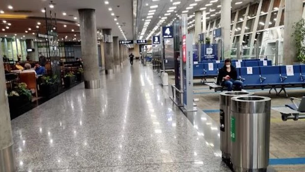 Por medidas de fuerza de gremios aeronáuticos se esperan demoras y cancelaciones de vuelos para este viernes