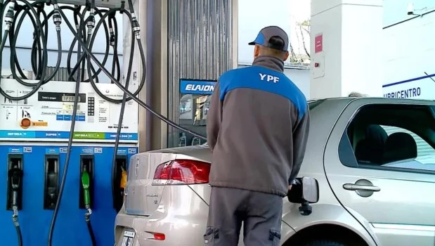 El aumento del combustible previsto para el domingo podría alcanzar el 4%
