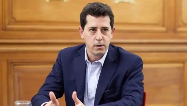 De Pedro acusó al massismo de tener funcionarios en el Gobierno de Milei y en el Frente Renovador le pidieron "no chicanear" 