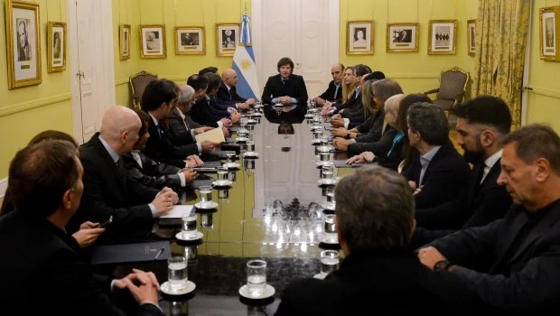 Milei se reunió con legisladores dialoguistas y logró el apoyo para el veto a la ley de aumento de las jubilaciones