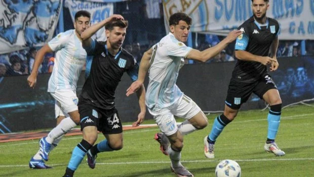 Racing cayó ante Atlético Tucumán y se alejó de la punta