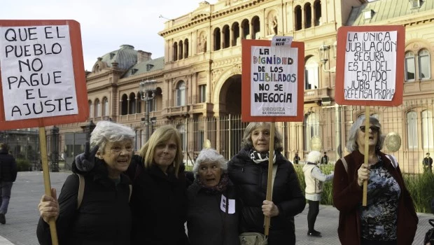 El Ejecutivo dispuso un nuevo bono para jubilados de 70.000 pesos