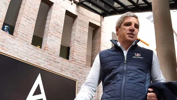 Caputo exhortó a los empresarios a que cumplan con la baja de precios