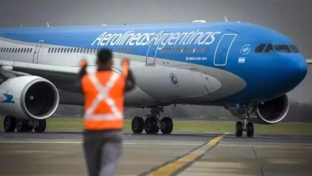 Controladores aéreos anuncian paros en septiembre