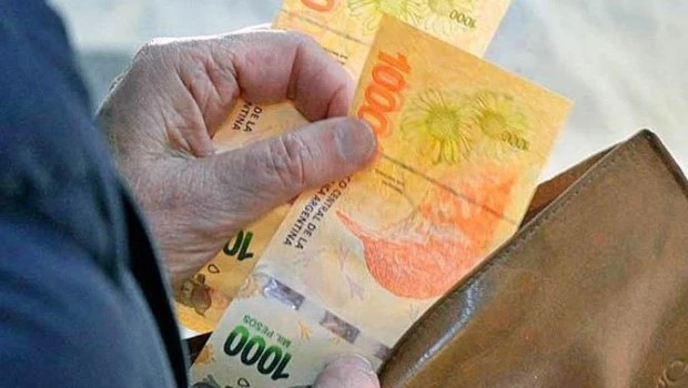 Golpe al bolsillo: aumentos en las tarifas de los servicios, alquileres, combustibles y prepagas