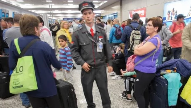 Sin acuerdo paritario, los aeronáuticos amenazan con más medidas de fuerza