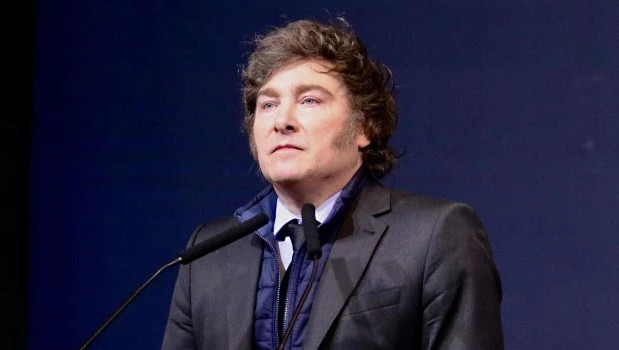 "Hoy 87 héroes le pusieron un freno a los degenerados fiscales"