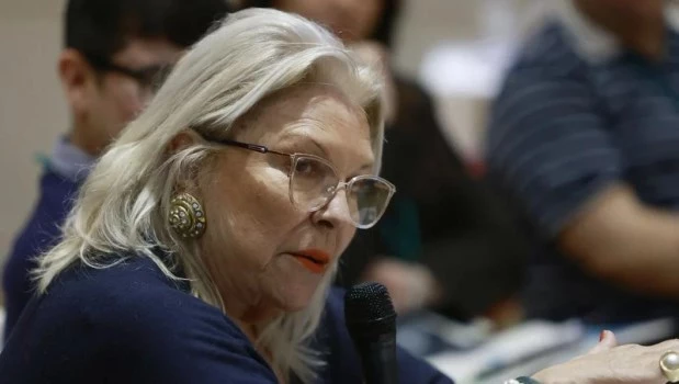 Carrió: "El Gobierno tiene miedo de salir del cepo"