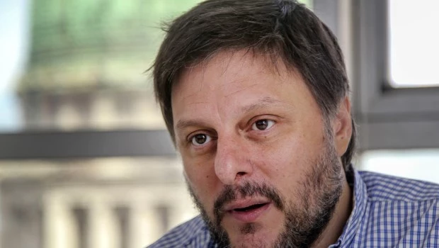 Santoro afirmó que Milei "compró el tercio que necesitaba para evitar que le veten las leyes"