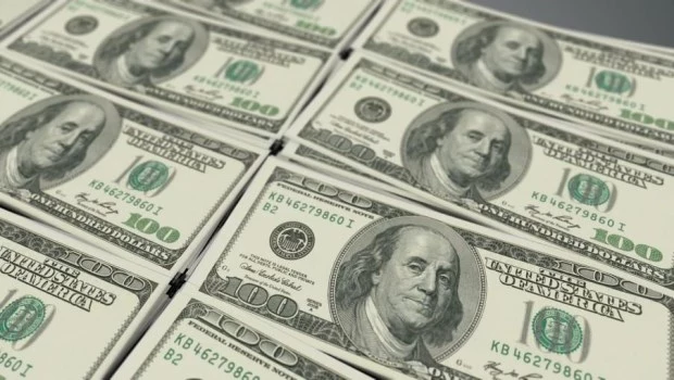 El dólar blue bajó cinco pesos y el BCRA volvió a vender divisas