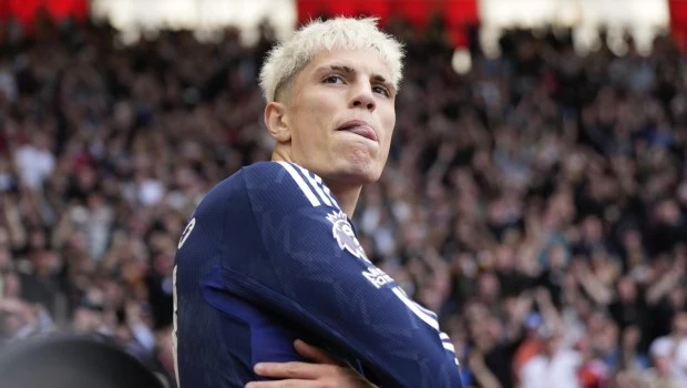 Manchester United goleó con un tanto de Garnacho