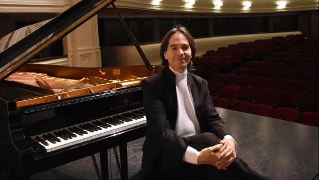 “Este repertorio fue pensado para el Carnegie Hall; parece ecléctico pero tiene su coherencia”, asegura el destacado músico.