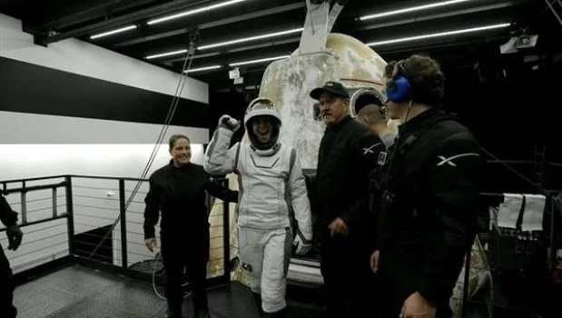 Regresaron con éxto a la Tierra los astronautas no profesionales de Estados Unidos