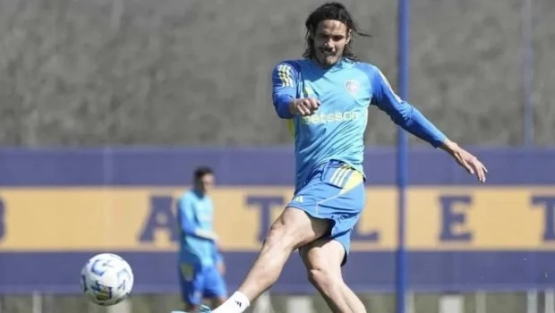 Cavani entrenó diferenciado pero sería titular en el superclásico