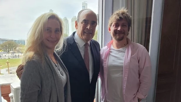 El Gobierno difundió una foto de Karina Milei, Francos y Santiago Caputo para negar versiones de internas