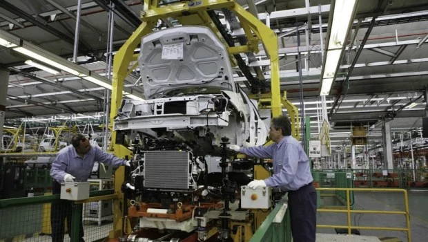 Renault invertirá US$ 350 millones en su planta de Santa Isabel para fabricar camionetas