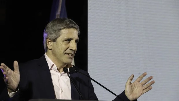 El Gobierno mantuvo el superávit en agosto y sumó ocho meses consecutivos de saldo positivo