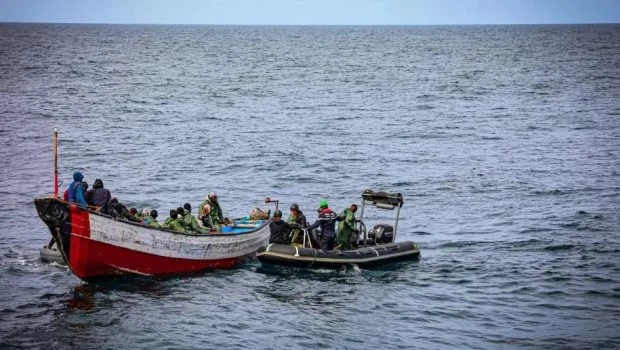 La Marina Real marroquí rescata a 50 migrantes subsaharianos y asiáticos en el Atlántico