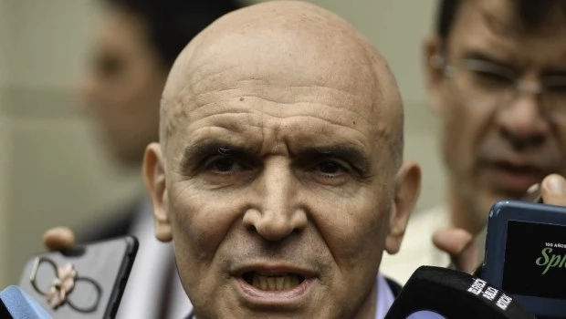 Espert llamó "ignorante supino" al Papa Francisco