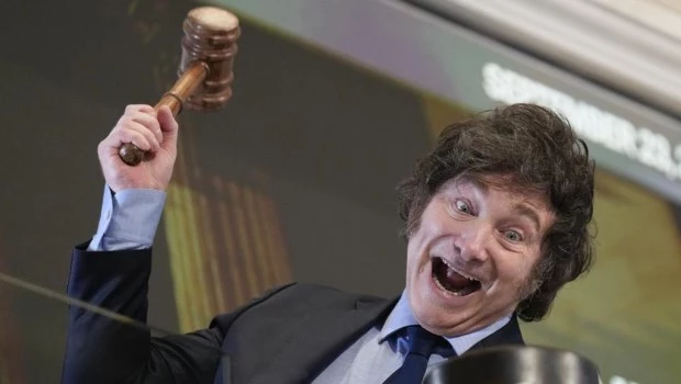 Milei tocó la campana y habló ante inversores en Wall Street: “No estoy dispuesto a sacrificar el déficit fiscal”