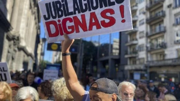 Jubilaciones: cómo quedan los haberes en octubre con la continuidad de la fórmula de Milei