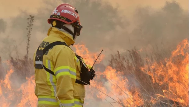 Imputaron a un hombre por agredir a los bomberos en Córdoba