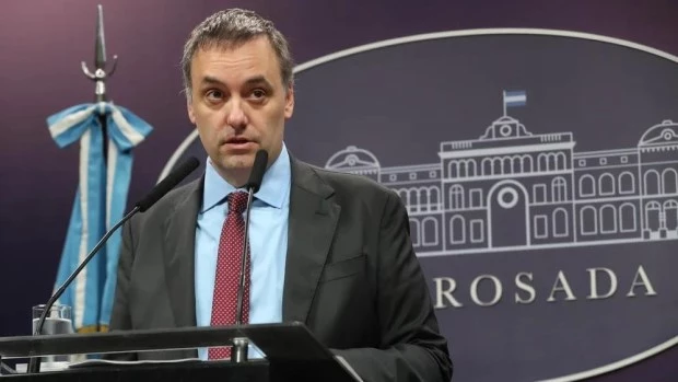 El Gobierno se anticipó al dato de pobreza y responsabilizó al kirchnerismo: "Es la peor herencia de la historia" 
