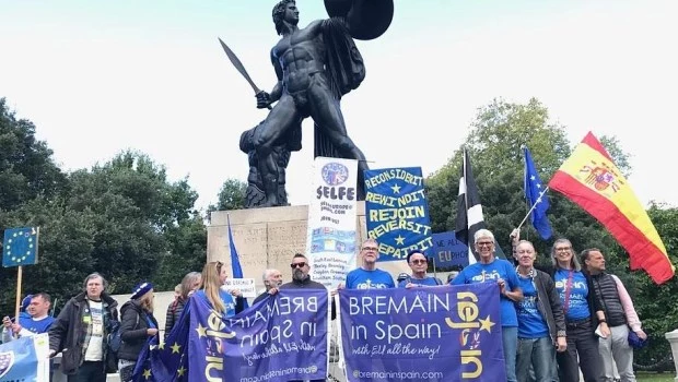Cientos de personas se reúnen en Londres para pedir la vuelta del Reino Unido a la UE