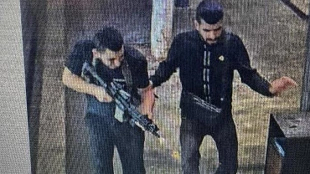 Mientras sonaban las sirenas por el ataque iraní con misiles, hubo un tiroteo en Tel Aviv: seis muertos y nueve heridos