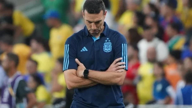 La Selección tiene seis bajas y Scaloni intenta armar el rompecabezas para enfrentar a Venezuela