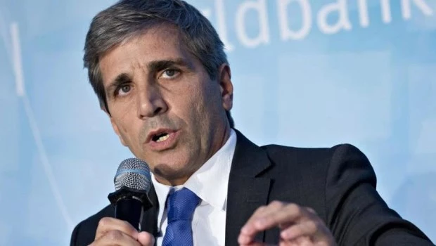 Caputo advirtió que se cerrarán las sucursales del Banco Nación de las jurisdicciones que aumenten sus tasas municipales