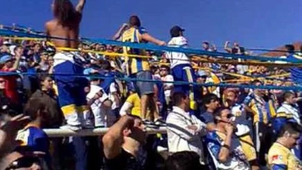 La barra brava de Atlanta amenazó a los jugadores de su club