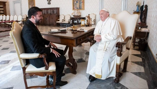 El papa Francisco recibió al secretario de Culto en el Vaticano